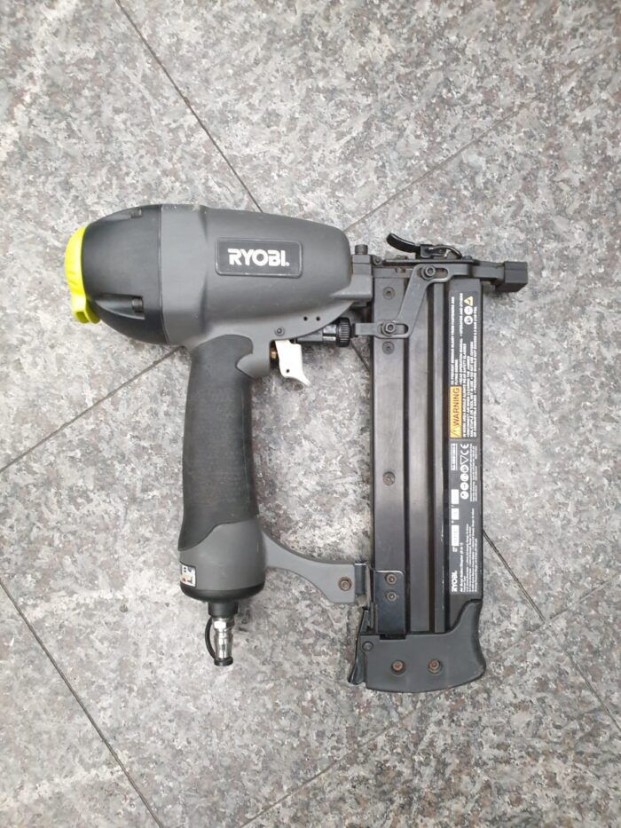 RYOBI AIRWAVE AIR GUN Happy Hockers